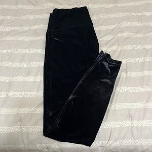 Lululemon black velour tights size 10